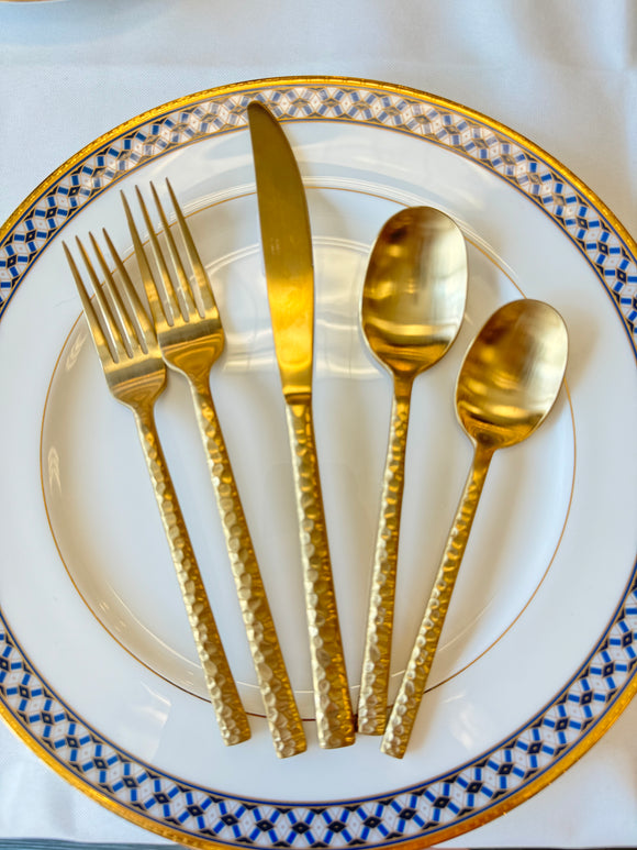 Flatware matte hammered 20 pc #82